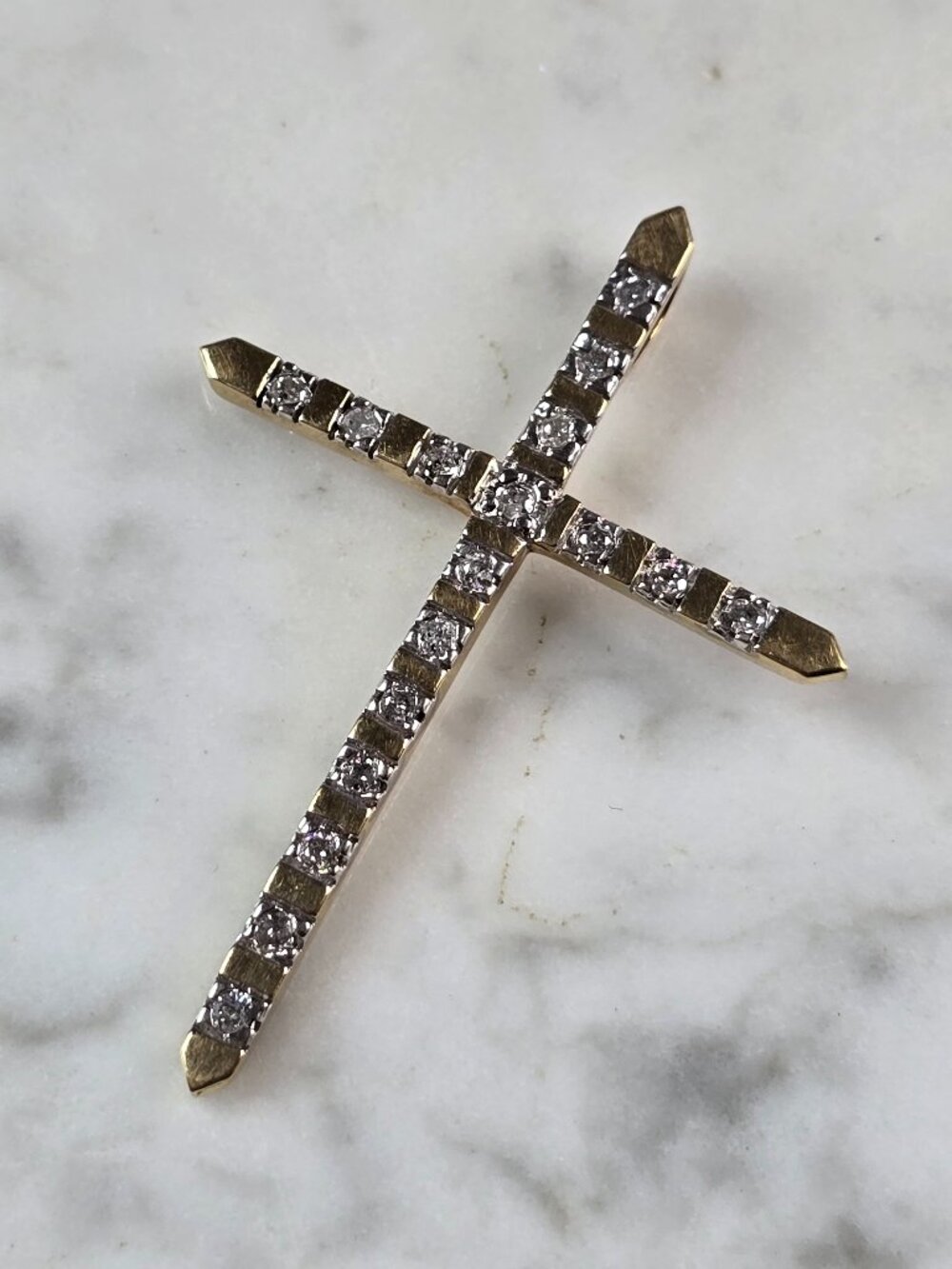 Vintage 10k Yellow Gold Religious Crucifix Cross Diamond Pendant 3.0g E5710